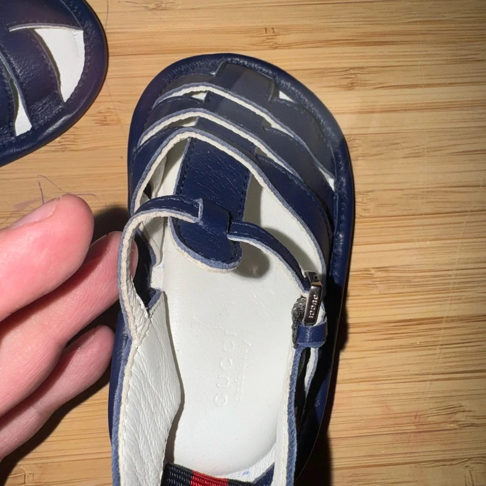 Gucci navy blue & red baby 3-6 months infant sandals